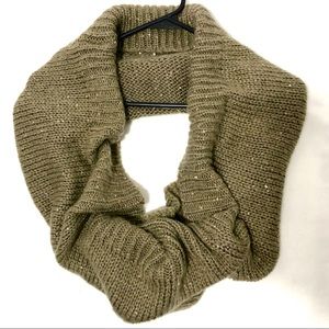 H&M sparkly knit scarf